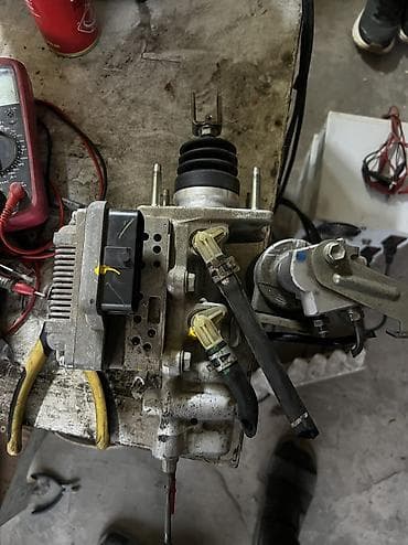 АБС блок тайота приус 30 привазной япония at lalafo.kg АБС блок тайота приус 30 привазной япония