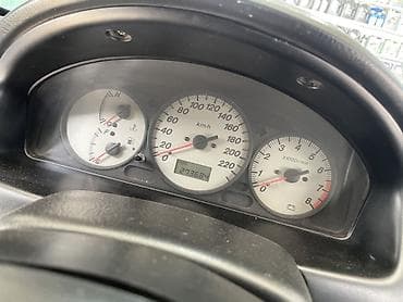 GAC: Mazda Familia: 2003 г., 1.6 л, Механика, Бензин, Универсал at lalafo.kg — 6 GAC: Mazda Familia: 2003 г., 1.6 л, Механика, Бензин, Универсал — 6