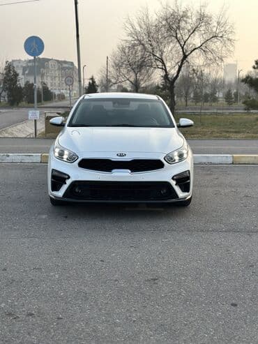 Kia K3: 2018 г., 1.6 л, Вариатор, Бензин, Седан at lalafo.kg Kia K3: 2018 г., 1.6 л, Вариатор, Бензин, Седан