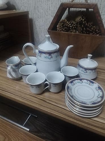 Кофейный сервиз, на 6 персон, сахарница, сливочный, кофейник, чашки at lalafo.kg Кофейный сервиз, на 6 персон, сахарница, сливочный, кофейник, чашки