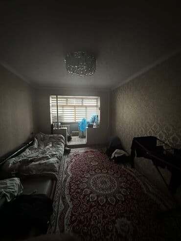 Комната с балконом/лоджией. - Просторная прямоугольная комната at lalafo.kg Комната с балконом/лоджией. - Просторная прямоугольная комната