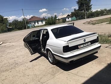 BMW 5 series: 1991 г., 3 л, Механика, Бензин, Седан at lalafo.kg BMW 5 series: 1991 г., 3 л, Механика, Бензин, Седан