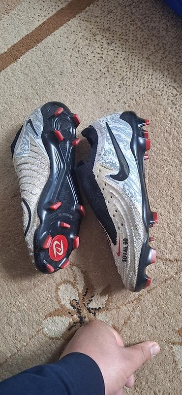 Набор футбольной обуви (разные модели и расцветки) В комплекте lalafo.kg да — 9 Набор футбольной обуви (разные модели и расцветки) В комплекте — 9