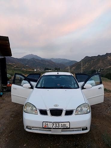 Daewoo Lacetti: 2003 г., 1.5 л, Механика, Бензин, Седан at lalafo.kg Daewoo Lacetti: 2003 г., 1.5 л, Механика, Бензин, Седан