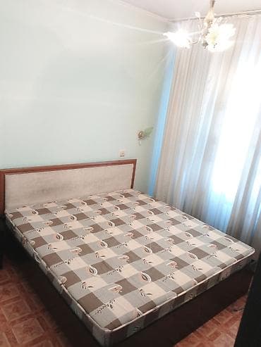 Двуспальная кровать, Б/у, С матрасом, длина - 200 см at lalafo.kg Двуспальная кровать, Б/у, С матрасом, длина - 200 см