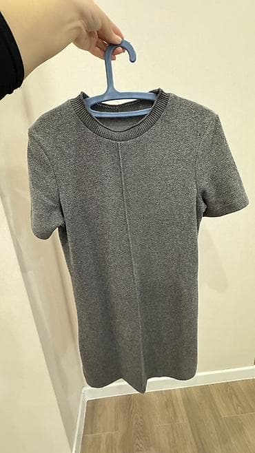 Платье-свитер серое, бренд DIVIN. - Фасон: прямое, длина выше колена at lalafo.kg Платье-свитер серое, бренд DIVIN. - Фасон: прямое, длина выше колена