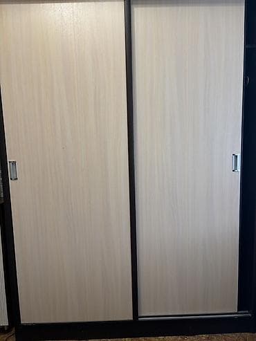 Шкаф-купе с раздвижными дверями - Двухдверный шкаф-купе со светлыми at lalafo.kg Шкаф-купе с раздвижными дверями - Двухдверный шкаф-купе со светлыми