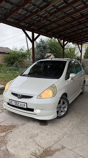Honda Fit: 2002 г., 1.3 л, Вариатор, Бензин, Хэтчбэк at lalafo.kg Honda Fit: 2002 г., 1.3 л, Вариатор, Бензин, Хэтчбэк