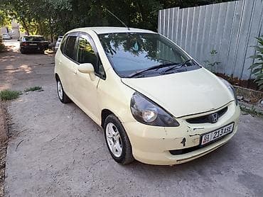 Honda Fit: 2003 г., 1.3 л, Бензин at lalafo.kg Honda Fit: 2003 г., 1.3 л, Бензин