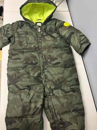 Детский зимний комбинезон Baby GAP - Размер: 12–18 месяцев (указан на at lalafo.kg Детский зимний комбинезон Baby GAP - Размер: 12–18 месяцев (указан на