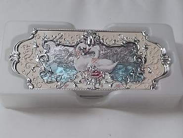 Трендовая палетка Flower knows,новая,оригинал,такой цены нигде нет,в at lalafo.kg Трендовая палетка Flower knows,новая,оригинал,такой цены нигде нет,в