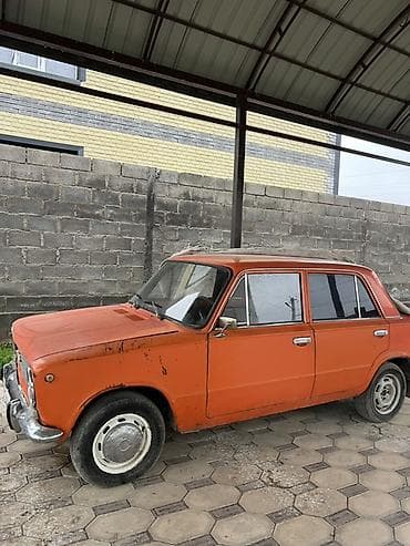 ВАЗ (ЛАДА) 2101: 1976 г., Кол менен иштөөчү, Бензин, Седан lalafo.kg да ВАЗ (ЛАДА) 2101: 1976 г., Кол менен иштөөчү, Бензин, Седан