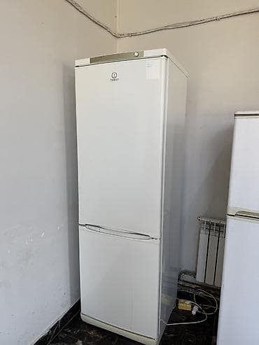 Холодильник Indesit с нижней морозильной камерой в хорошем состоянии lalafo.kg да Холодильник Indesit с нижней морозильной камерой в хорошем состоянии