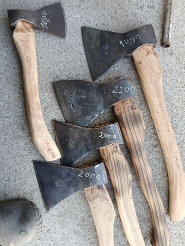 Топоры и вилы ручной ковки Набор столярно-садового инструмента: - at lalafo.kg Топоры и вилы ручной ковки Набор столярно-садового инструмента: -