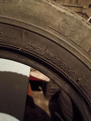 Пара автомобильных шин 175/65 R14. Характеристики: - Размер: 175/65 at lalafo.kg Пара автомобильных шин 175/65 R14. Характеристики: - Размер: 175/65