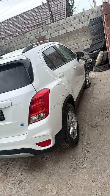 Chevrolet Trax: 2020 г., 1.6 л, Автомат, Дизель, Внедорожник at lalafo.kg Chevrolet Trax: 2020 г., 1.6 л, Автомат, Дизель, Внедорожник