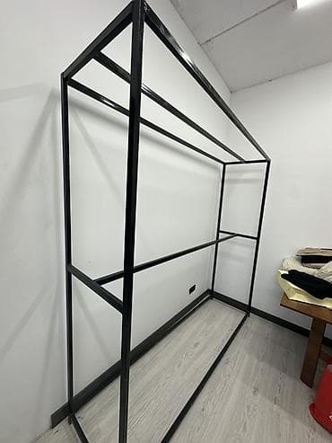 Металлический каркас/стойка для гардероба или витрины - Материал at lalafo.kg Металлический каркас/стойка для гардероба или витрины - Материал