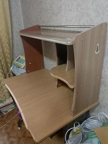 Бычуучу столдор: Компьютердик үстөлү, Колдонулган, Текчелери бар lalafo.kg да — 2 Бычуучу столдор: Компьютердик үстөлү, Колдонулган, Текчелери бар — 2