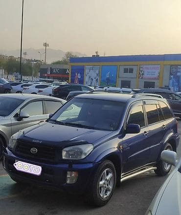 Toyota RAV4: 2001 г., 2 л, Автомат, Бензин, Кроссовер at lalafo.kg Toyota RAV4: 2001 г., 2 л, Автомат, Бензин, Кроссовер