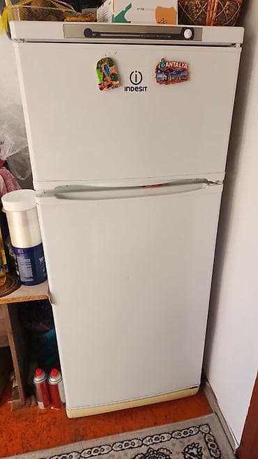 Холодильник Indesit, Двухкамерный at lalafo.kg Холодильник Indesit, Двухкамерный