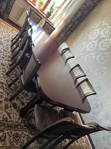 Продается стол,размер 1,1х3, раздвигается 2раза по 50см,итого в at lalafo.kg Продается стол,размер 1,1х3, раздвигается 2раза по 50см,итого в