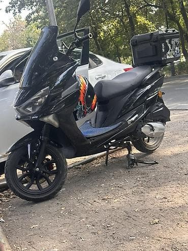 Макси-скутер Yamaha, 200 куб. см, Бензин lalafo.kg да Макси-скутер Yamaha, 200 куб. см, Бензин