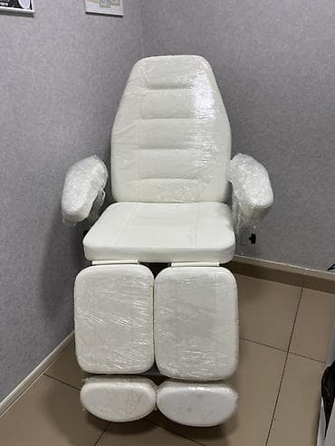 Педикюрное/косметологическое кресло, белое, на металлическом at lalafo.kg Педикюрное/косметологическое кресло, белое, на металлическом