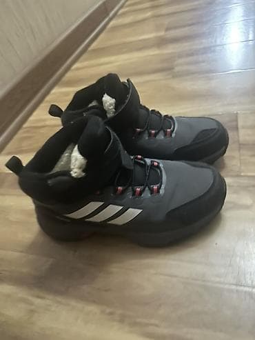 Зимние детские ботинки Adidas в идеальным состоянии 1000 сом размер 36 at lalafo.kg Зимние детские ботинки Adidas в идеальным состоянии 1000 сом размер 36