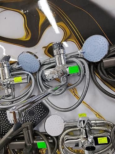 Смеситель для ванны и душа, Ручной душ, Установка: Наружный монтаж, Материал: Латунь, Функции: Без функций at lalafo.kg Смеситель для ванны и душа, Ручной душ, Установка: Наружный монтаж, Материал: Латунь, Функции: Без функций