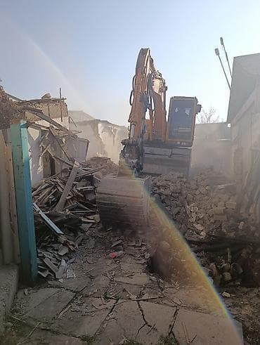 Услуги демонтажа и вывоза строительного мусора экскаватором - Разбор at lalafo.kg Услуги демонтажа и вывоза строительного мусора экскаватором - Разбор