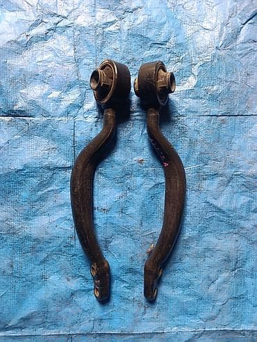 Toyota altezza toyota mark II нижний рычаг кривой at lalafo.kg Toyota altezza toyota mark II нижний рычаг кривой