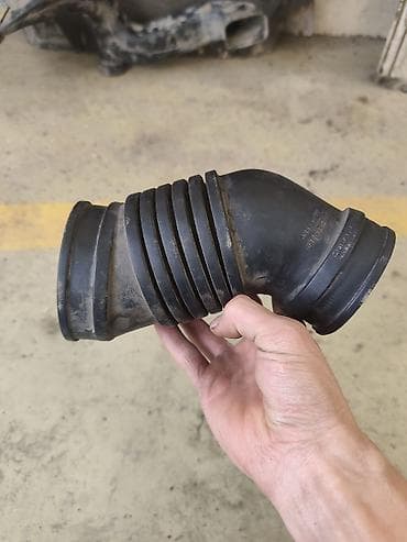 Патрубок Subaru Б/у, Оригинал at lalafo.kg Патрубок Subaru Б/у, Оригинал