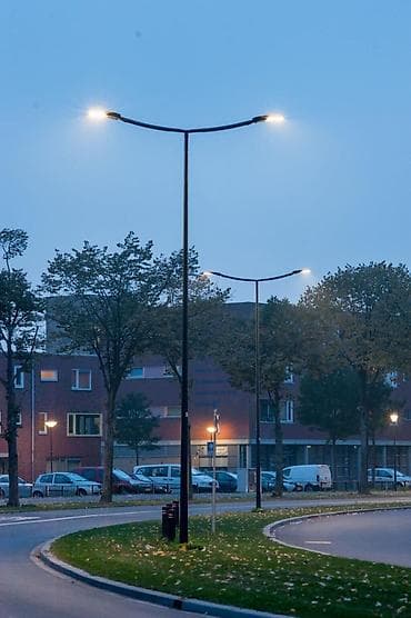 Уличные LED‑фонари | Декоративное освещение Современные уличные at lalafo.kg Уличные LED‑фонари | Декоративное освещение Современные уличные