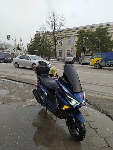 Макси-скутер 150 куб. см, Бензин, Б/у at lalafo.kg Макси-скутер 150 куб. см, Бензин, Б/у