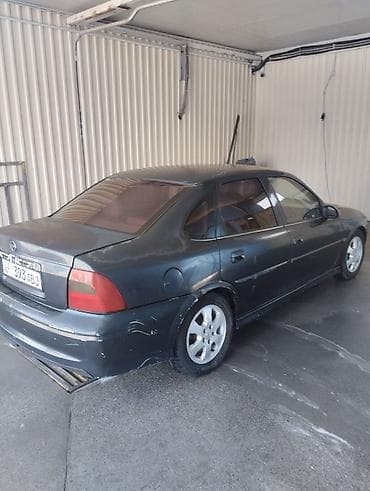 Opel Vectra: 2001 г., 2.2 л, Механика, Бензин, Лифтбек at lalafo.kg Opel Vectra: 2001 г., 2.2 л, Механика, Бензин, Лифтбек