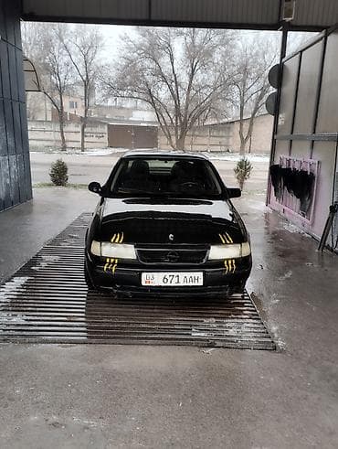 Opel Vectra: 1993 г., 1.6 л, Механика, Бензин, Седан at lalafo.kg — 1 Opel Vectra: 1993 г., 1.6 л, Механика, Бензин, Седан — 1