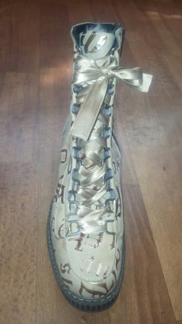 Ковролин: Сапоги женские. Модные и стильные. таких точно ни у кого не будет lalafo.kg да — 2 Ковролин: Сапоги женские. Модные и стильные. таких точно ни у кого не будет — 2