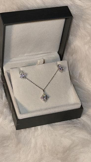 Proton: ✨ Серьги + цепочка с лабораторным бриллиантом ✨ Блеск, который lalafo.kg да — 2 Proton: ✨ Серьги + цепочка с лабораторным бриллиантом ✨ Блеск, который — 2