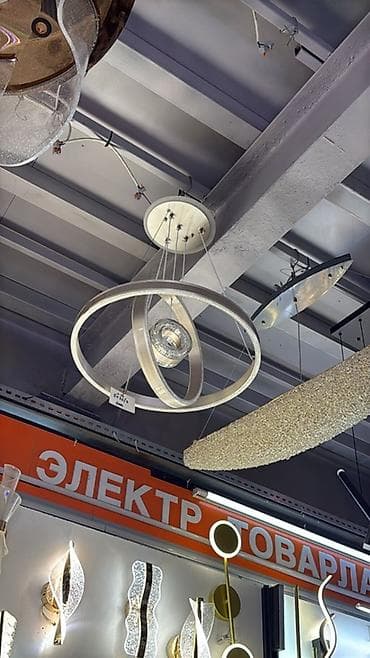 Подвесной светильник LED с геометрическим дизайном - Тип: потолочный at lalafo.kg Подвесной светильник LED с геометрическим дизайном - Тип: потолочный