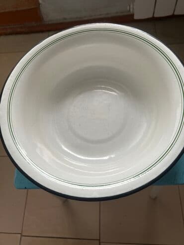 Кара-Балта Чашка большая эмалированная,новая,диаметр 32,объём 3,5 at lalafo.kg Кара-Балта Чашка большая эмалированная,новая,диаметр 32,объём 3,5