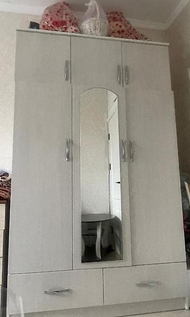 СРОЧНО!!! Продается шкаф в отличном состоянии почти новый at lalafo.kg СРОЧНО!!! Продается шкаф в отличном состоянии почти новый