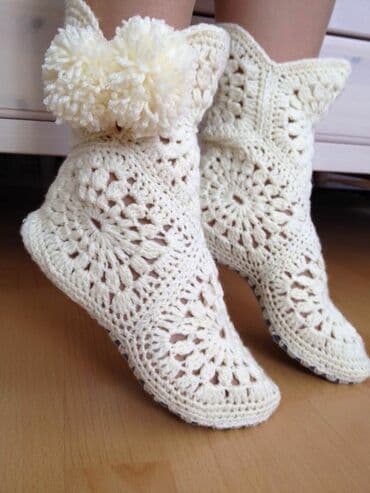 Вязаные домашние сапожки-тапочки ручной работы. - Цвет at lalafo.kg Вязаные домашние сапожки-тапочки ручной работы. - Цвет