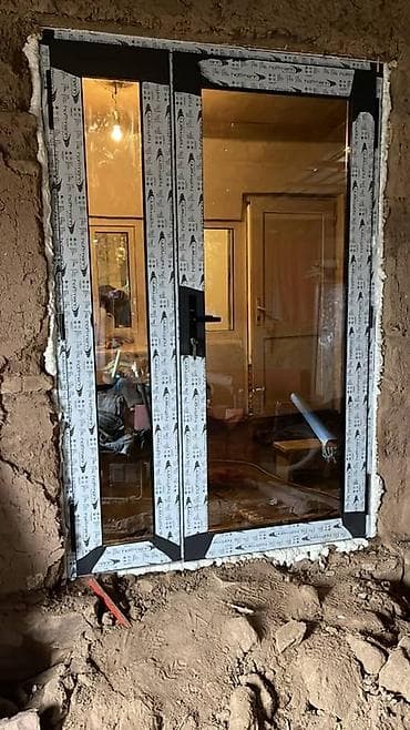 Металл сейф эшиктери: Двухсекционная балконная дверь черного цвета с матовой отделкой рамы и lalafo.kg да — 2 Металл сейф эшиктери: Двухсекционная балконная дверь черного цвета с матовой отделкой рамы и — 2