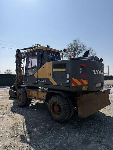 Экскаватор, Volvo, Колесный at lalafo.kg Экскаватор, Volvo, Колесный