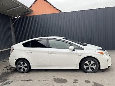 Toyota Prius: 2012 г., Гибрид, Лифтбек at lalafo.kg Toyota Prius: 2012 г., Гибрид, Лифтбек