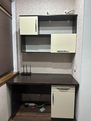 Компьютерный стол, Б/у, С полками at lalafo.kg Компьютерный стол, Б/у, С полками
