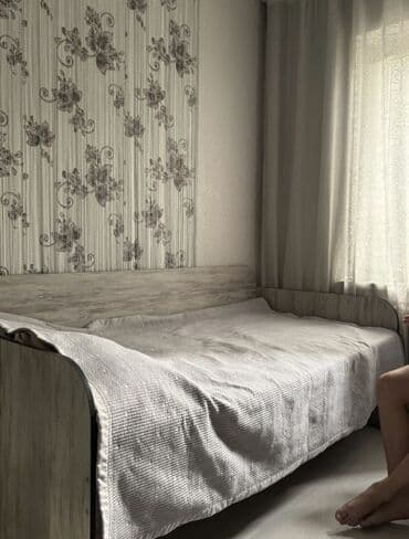 Односпальная кровать, Б/у, С матрасом, длина - 200 см at lalafo.kg Односпальная кровать, Б/у, С матрасом, длина - 200 см