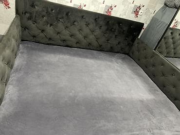 Двуспальная кровать, Б/у, С мягким изголовьем, длина - 250 см at lalafo.kg Двуспальная кровать, Б/у, С мягким изголовьем, длина - 250 см