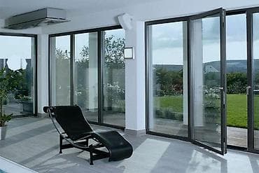 Металл сейф эшиктери: Раздвижная стеклянная дверь в темной раме, обеспечивающая панорамный lalafo.kg да — 2 Металл сейф эшиктери: Раздвижная стеклянная дверь в темной раме, обеспечивающая панорамный — 2