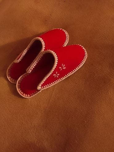 Домашние тапочки из плотного войлока - Материал: войлок/фетр, плотная at lalafo.kg Домашние тапочки из плотного войлока - Материал: войлок/фетр, плотная